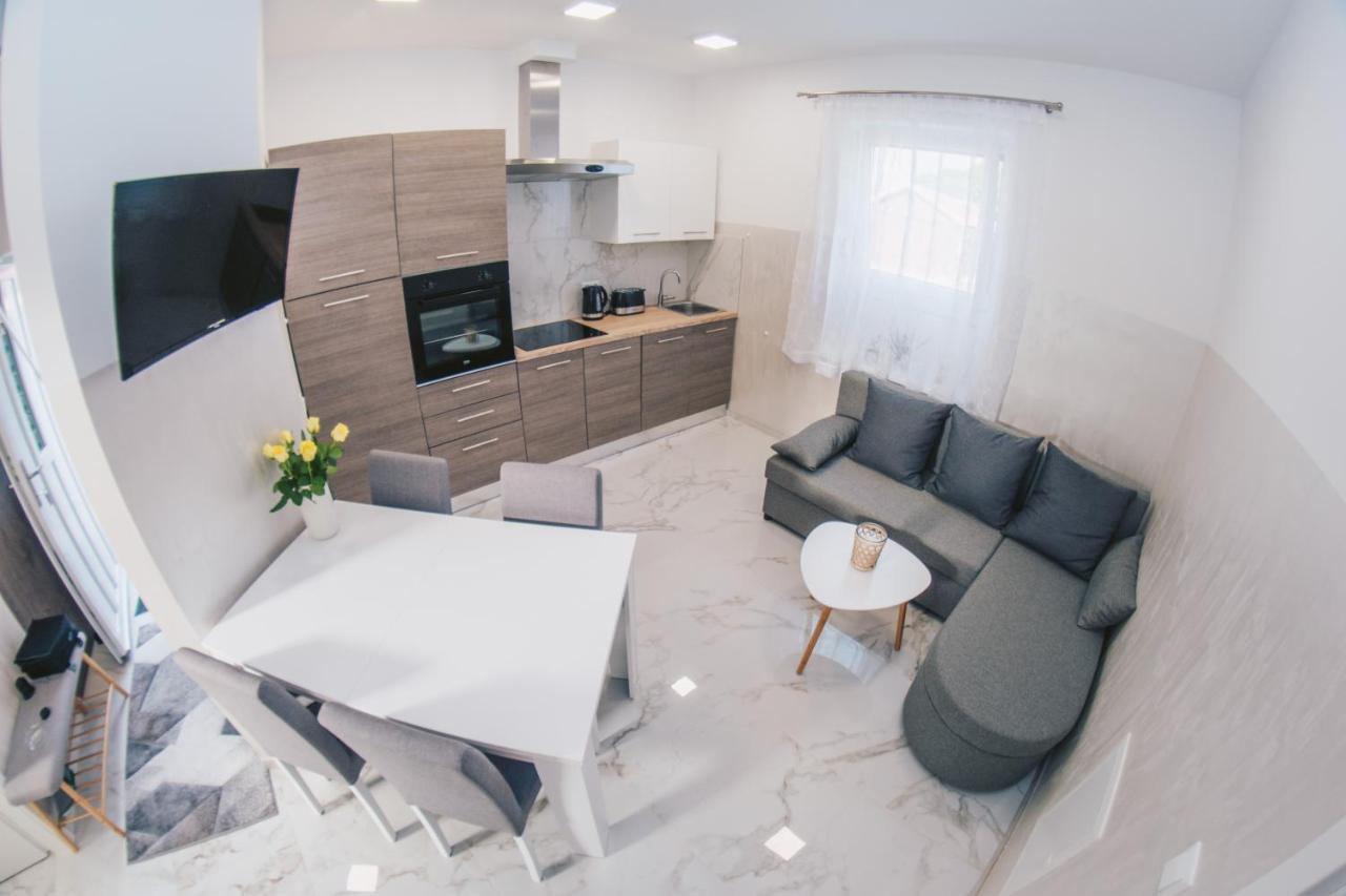 L Apartment Maribor Bagian luar foto